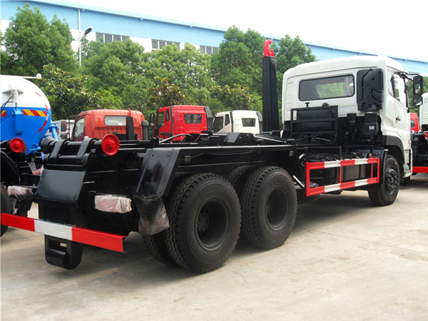 東風(fēng)天龍后雙橋16方鉤臂式垃圾車 東風(fēng)天龍后雙橋16方鉤臂式垃圾車