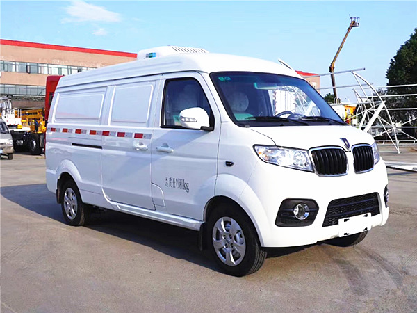 金杯小海獅X30L冷藏車