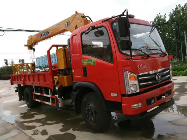 東風(fēng)廂長(zhǎng)3.6米藍(lán)牌隨車(chē)吊