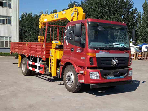 福田歐曼5.8米隨車吊