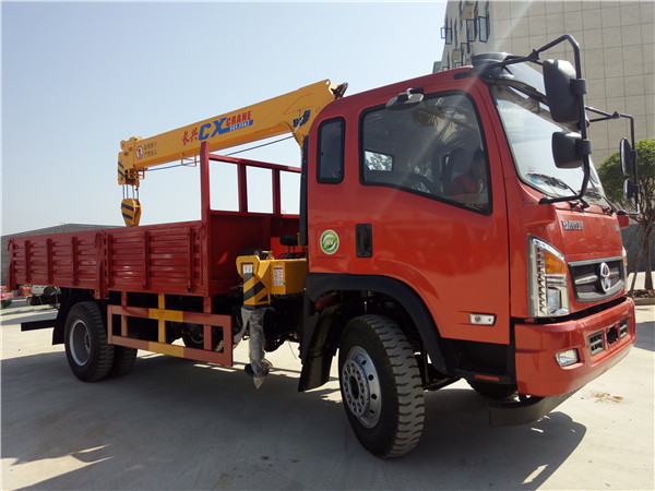 大運長興5噸隨車吊