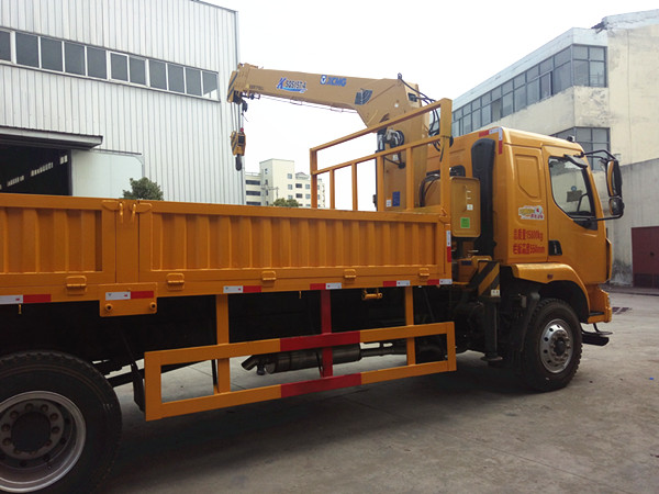 東風(fēng)柳汽乘龍徐工6.3噸隨車吊