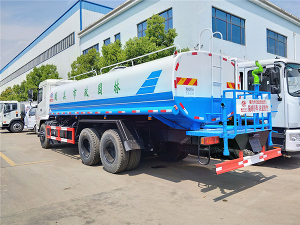 東風(fēng)D3后雙橋灑水車