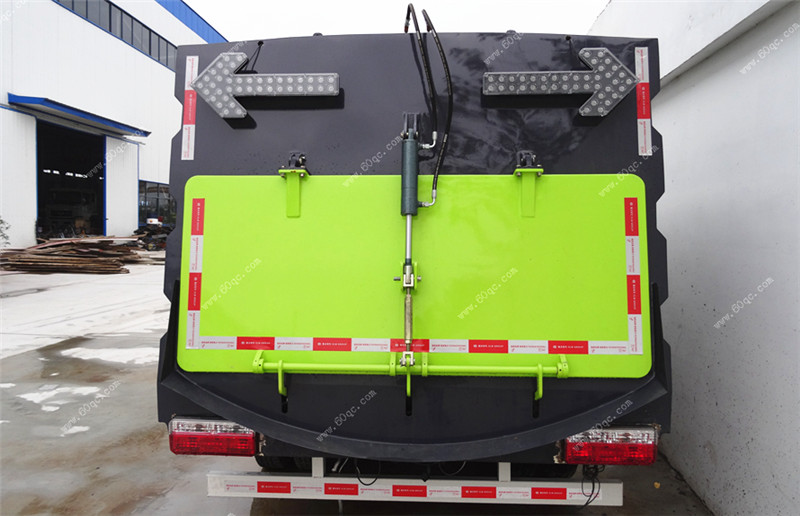 慶鈴五十鈴6方掃路車(chē)