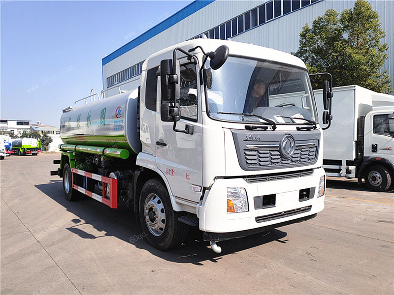 國六灑水車在購買新車時糾結(jié)的幾個問題