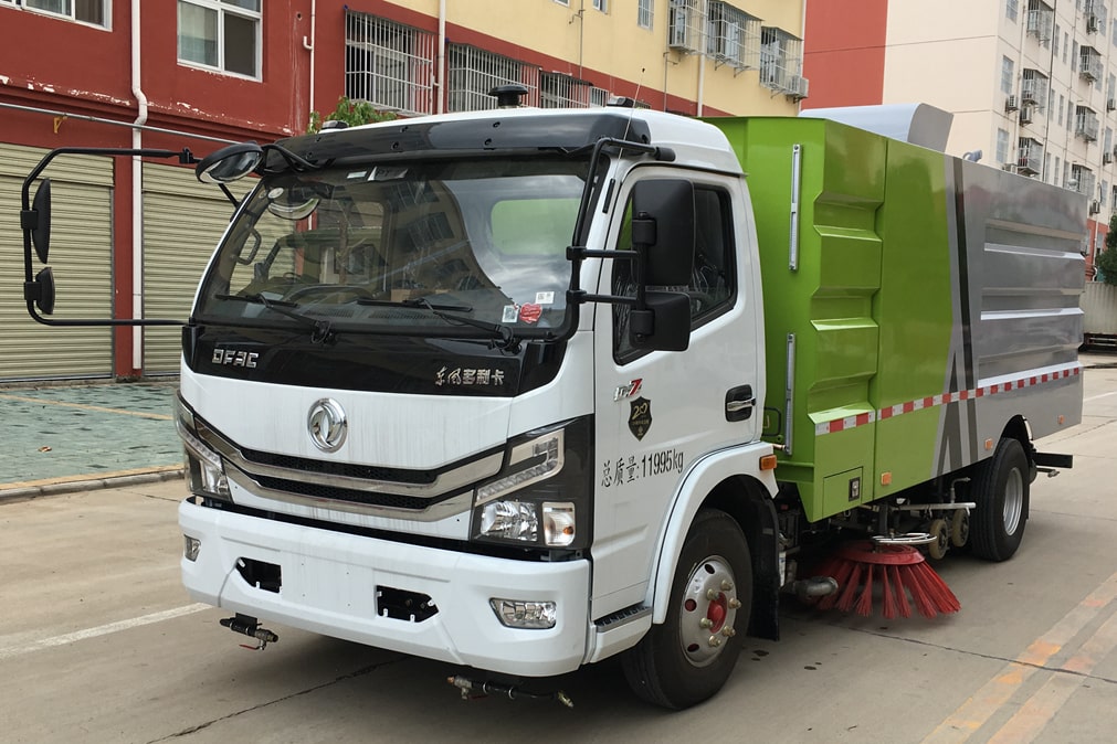 國六東風(fēng)5噸洗掃車配置，東風(fēng)多利卡D7洗掃車預(yù)售價多少