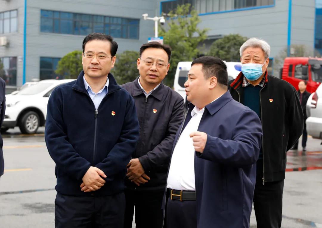 程阿羅，黨委副書記、常務副總經理程國強，黨委書記何儒安、總經辦服務中心主任張火生