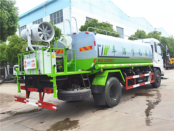 東風(fēng)天錦灑水霧炮車